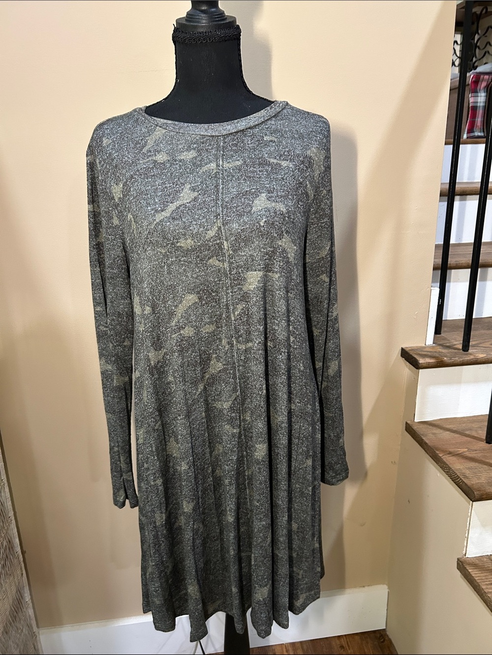 Mud pie ladies S flowy Gray Long Sleeve Swing Dress - Comfortable Casual